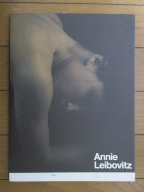 Annie Leibovitz アニー・リーボビッツ　Nudes　2001年　Edition Mennour　フランス語　英語　写真展　カタログ_画像1