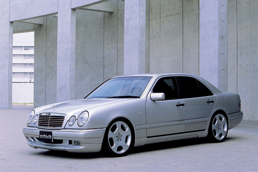 【WALD Executive Line】 Mercedes Benz Eクラス W210 前期 ～99y セダン リアスカート リヤスカート ヴァルド エアロ_画像4