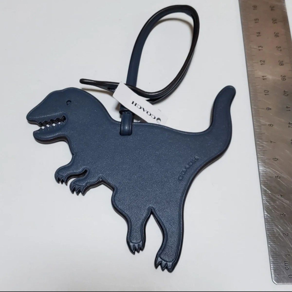 新品 非売品 COACH 恐竜 レザー バッグチャーム キーホルダー 新品 非売品 COACH 恐竜 レザー バッグチャーム キーホルダー