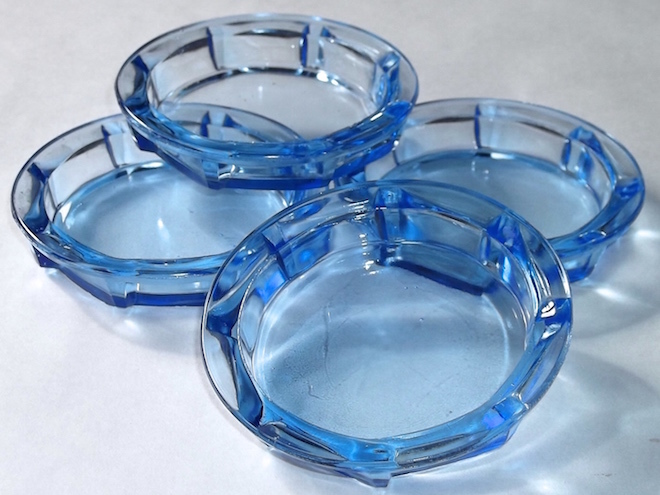 昭和 レトロ 青色 ガラス コースター 4枚 プレス 気泡 ビンテージ アンティーク ミニ トレイ キッチン 食卓 食器 雑貨_画像10