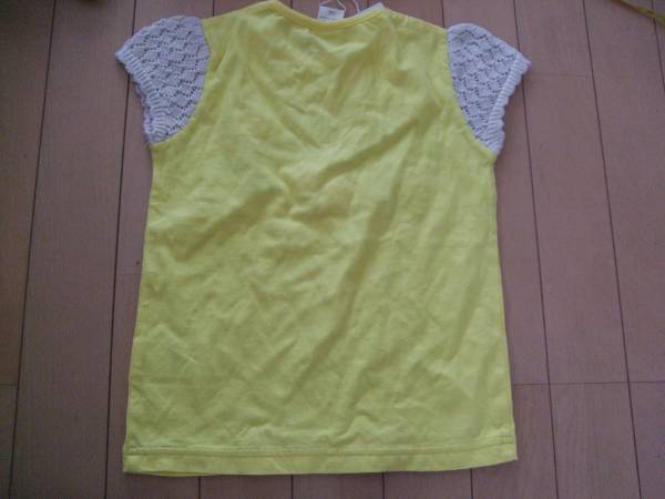 未使用★ｅａｂ　黄色のレース編みの袖　可愛い半袖Ｔシャツ　１２０　デニム系と相性が良さそう