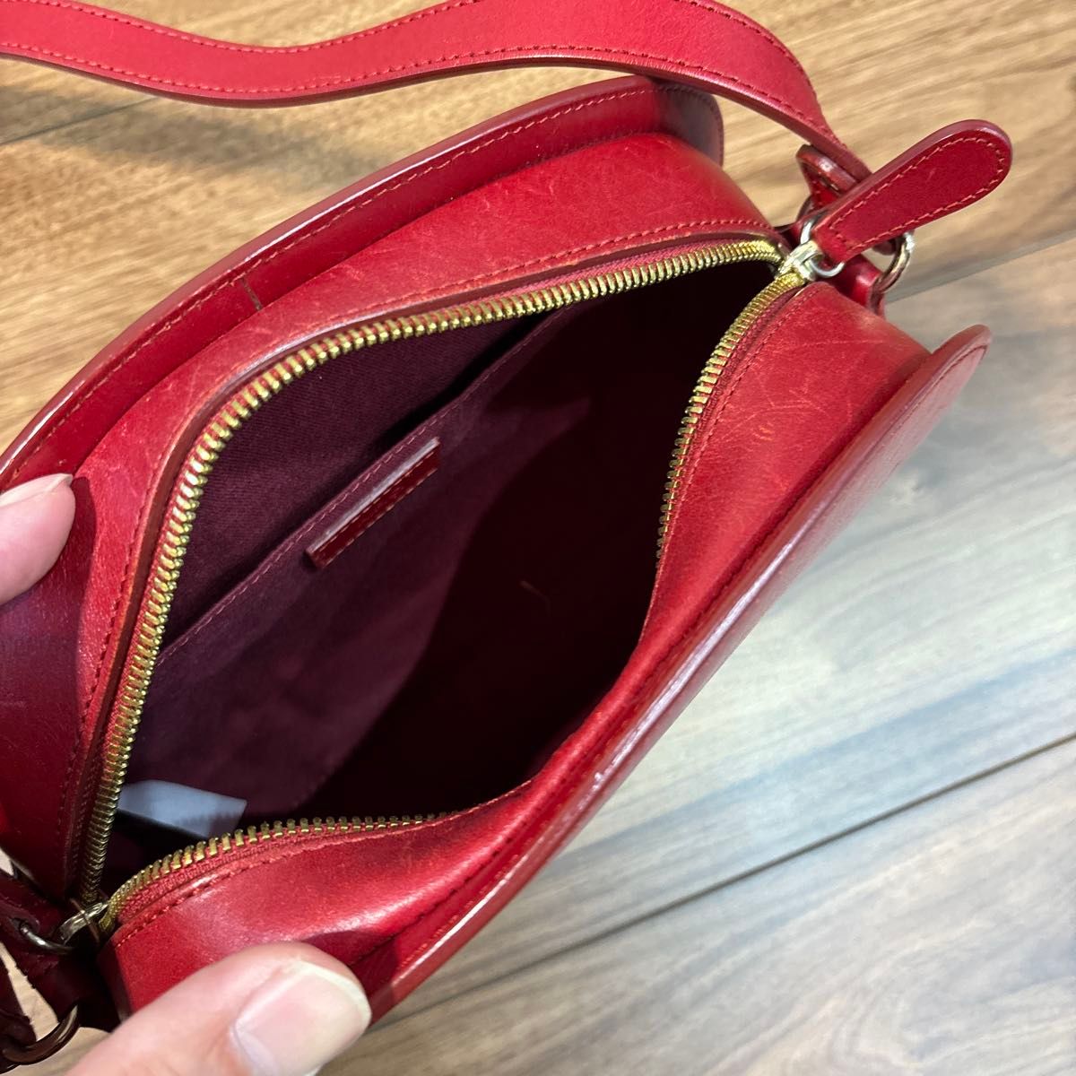 A.P.Cアーペーセー ハーフムーンバッグ 限定色 ROUUGE－FONCE a.p.c. ハーフムーンバッグ 限定色 ROUUGE－FONCE