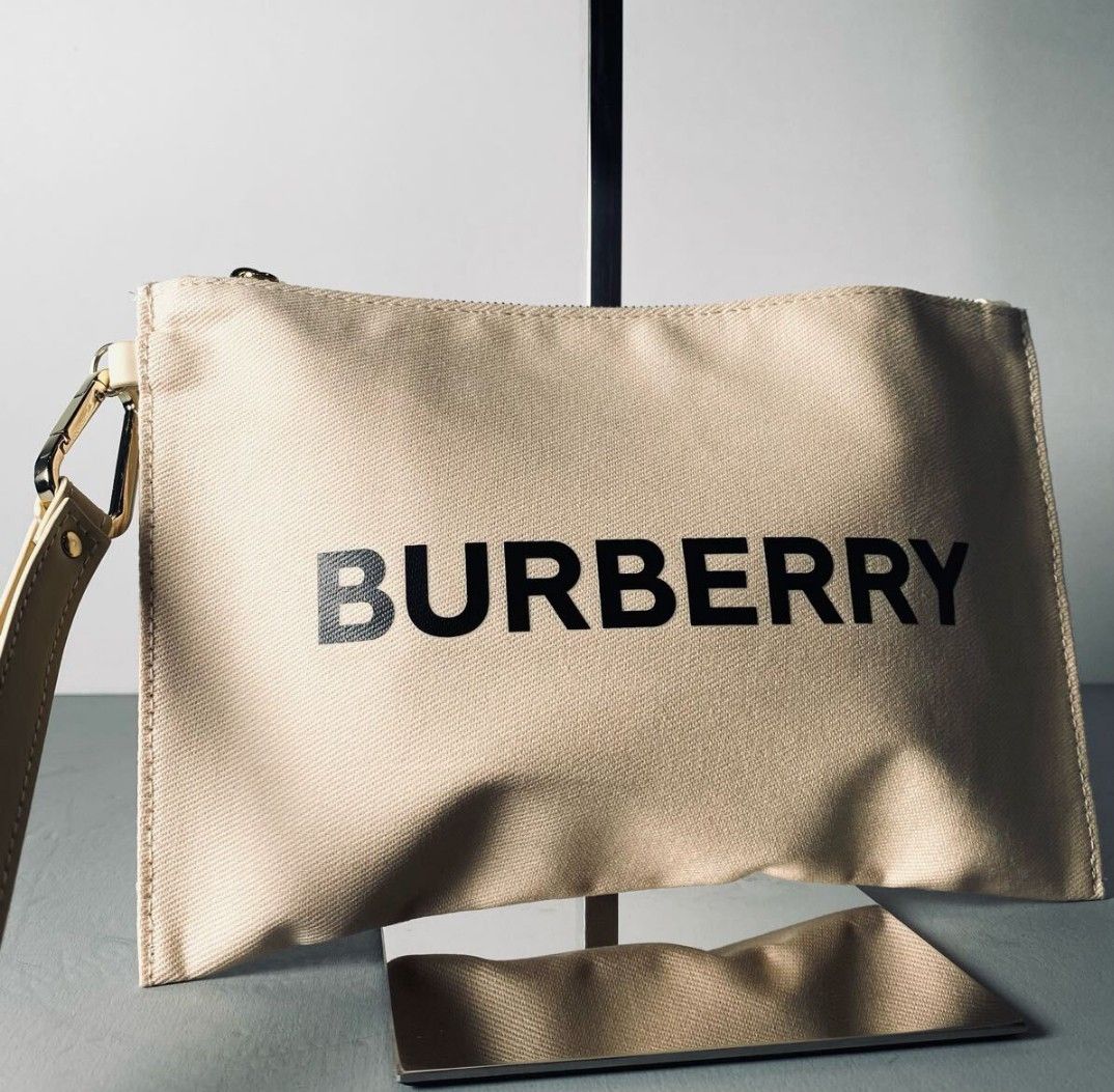 新品 バーバリー BURBERRY クラッチバッグ セカンドバッグ 新品 バーバリー BURBERRY クラッチバッグ セカンドバッグ