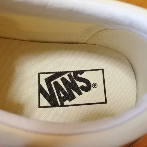 ヤフオク 28 5 クラシックホワイトで明るい足元に Vans バ ヤフオク 28 5 クラシックホワイトで明るい足元に Vans バ