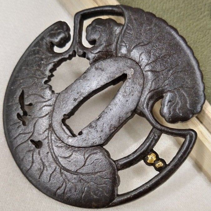 蕗の葉 鐔 変わり形 蓮 蕗 鐔 刀装具 時代武具 日本刀 居合 アンティーク 蕗の葉 鐔 変わり形 蓮 蕗 鐔 刀装具 時代武具 日本刀 居合