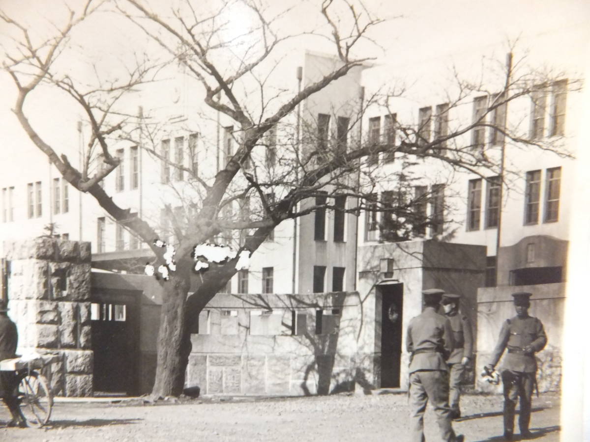 　☆　大判古写真 2枚「正門前の将々陸軍士官学校/内務班(営内)全景」日本陸軍/昭五式軍装将々 希少現存写真　☆_画像4