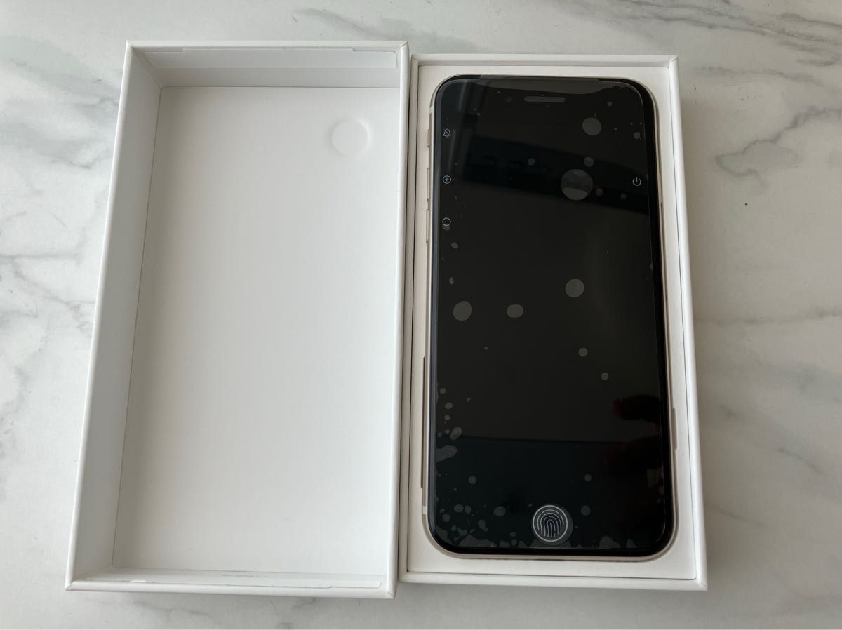 【未使用品】iPhone SE3 64GB スターライト