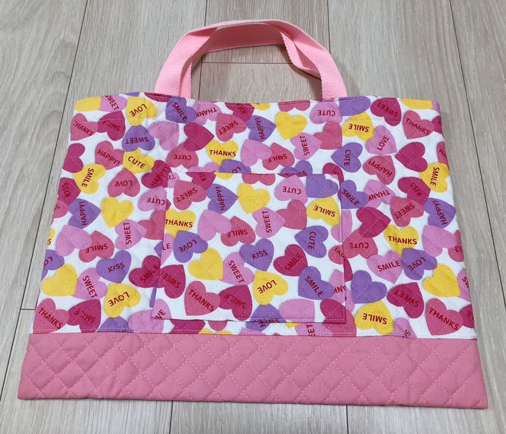 Paypayフリマ 新品 ハート柄レッスンバッグ 幼稚園 保育園 通園グッズ 鞄 カバン 幼児 子供 女の子 ピンク キルティング素材 30 39cm ハンドメイド品 Paypayフリマ 新品 ハート柄レッスンバッグ 幼稚園 保育園 通園グッズ 鞄 カバン 幼児 子供 女の子 ピンク キルティング素材 30 39cm ハンドメイド品