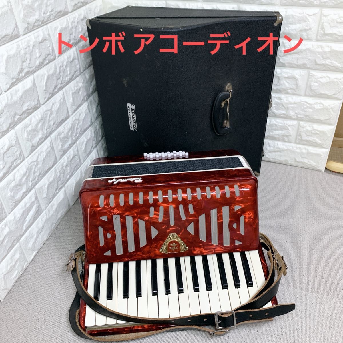 TOMBO アコーディオンNo.211 ハードケース付属 30鍵盤 21ベース TOMBO アコーディオンNo.211 ハードケース付属 30鍵盤 21ベース
