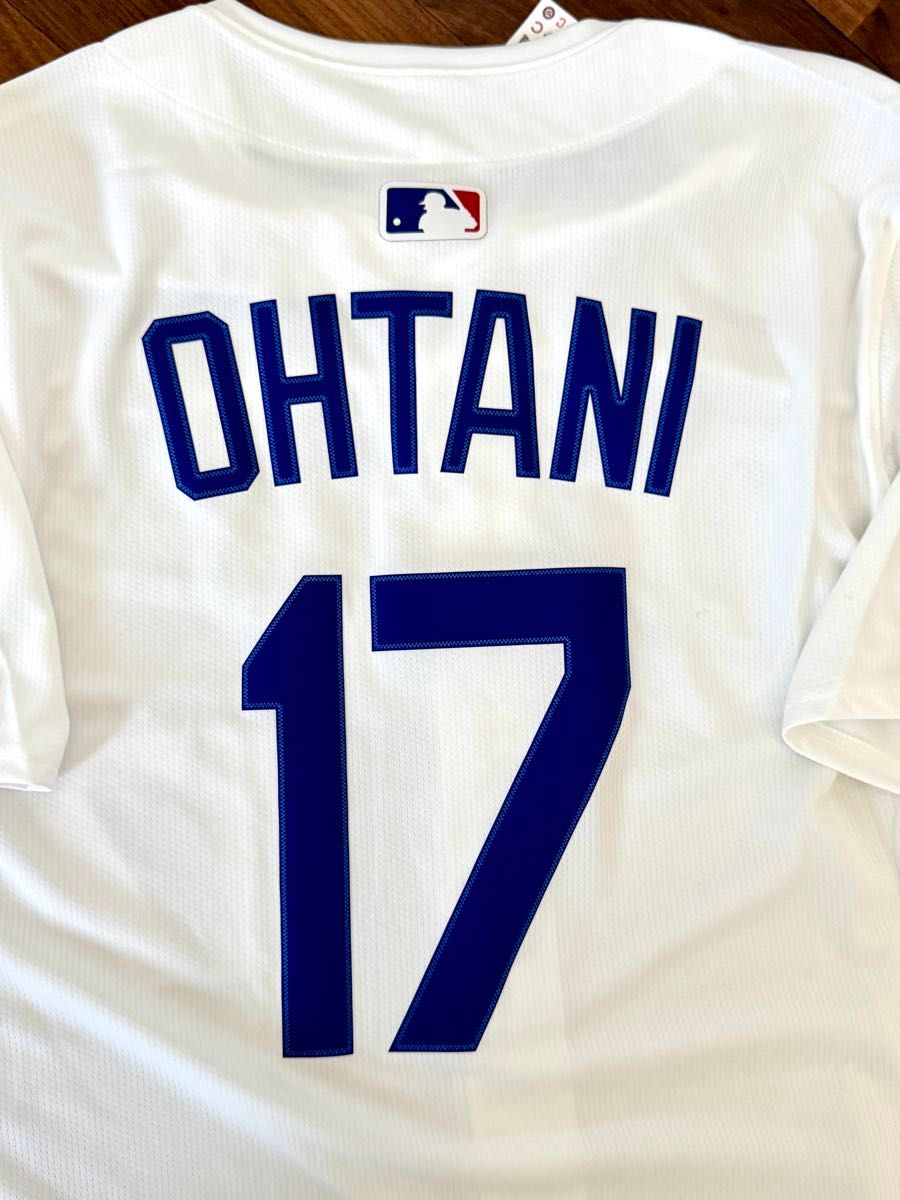 大谷翔平着用 MLB東京シリーズ開幕戦 限定ユニフォームL 限定BOX 大谷翔平着用 MLB東京シリーズ開幕戦 限定ユニフォームL 限定BOX