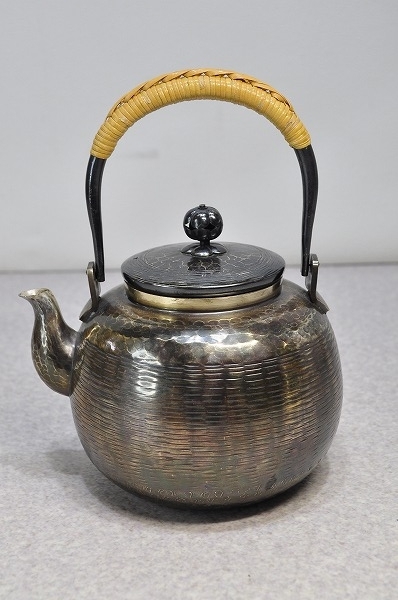 中古□煎茶道具□秀峰堂造・いぶし銀・湯沸 やかん 急須 鉄瓶 中古□煎茶道具□秀峰堂造・いぶし銀・湯沸 やかん 急須 鉄瓶