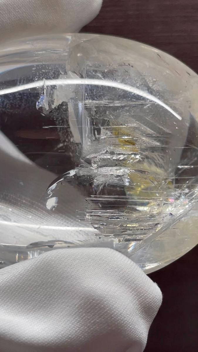 新入荷 水入りエレスチャル水晶 65ミリ×43ミリ 重さ98g 貫入有り 虹入り 希少天然石