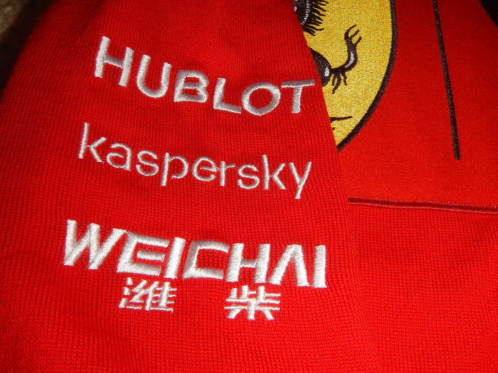 2020 フェラーリ F1 チーム放出品 クルー用 HZ ウール セーター 2020 フェラーリ F1 チーム放出品 クルー用 HZ ウール セーター