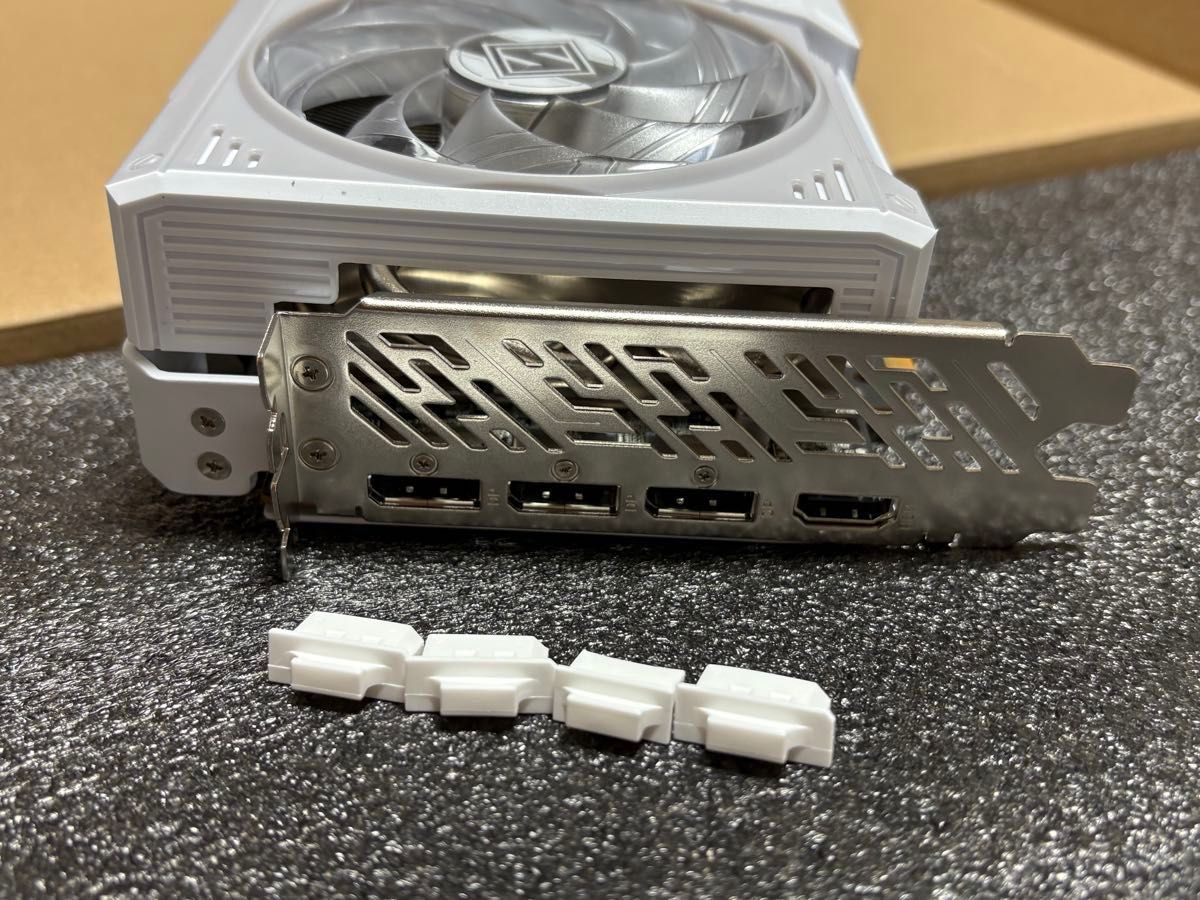 AMD Radeon RX 9070 XT Steel Legend 16GBRX9070XT SL 16G 新品 AMD Radeon RX 9070 XT Steel Legend 16GBRX9070XT SL 16G 新品