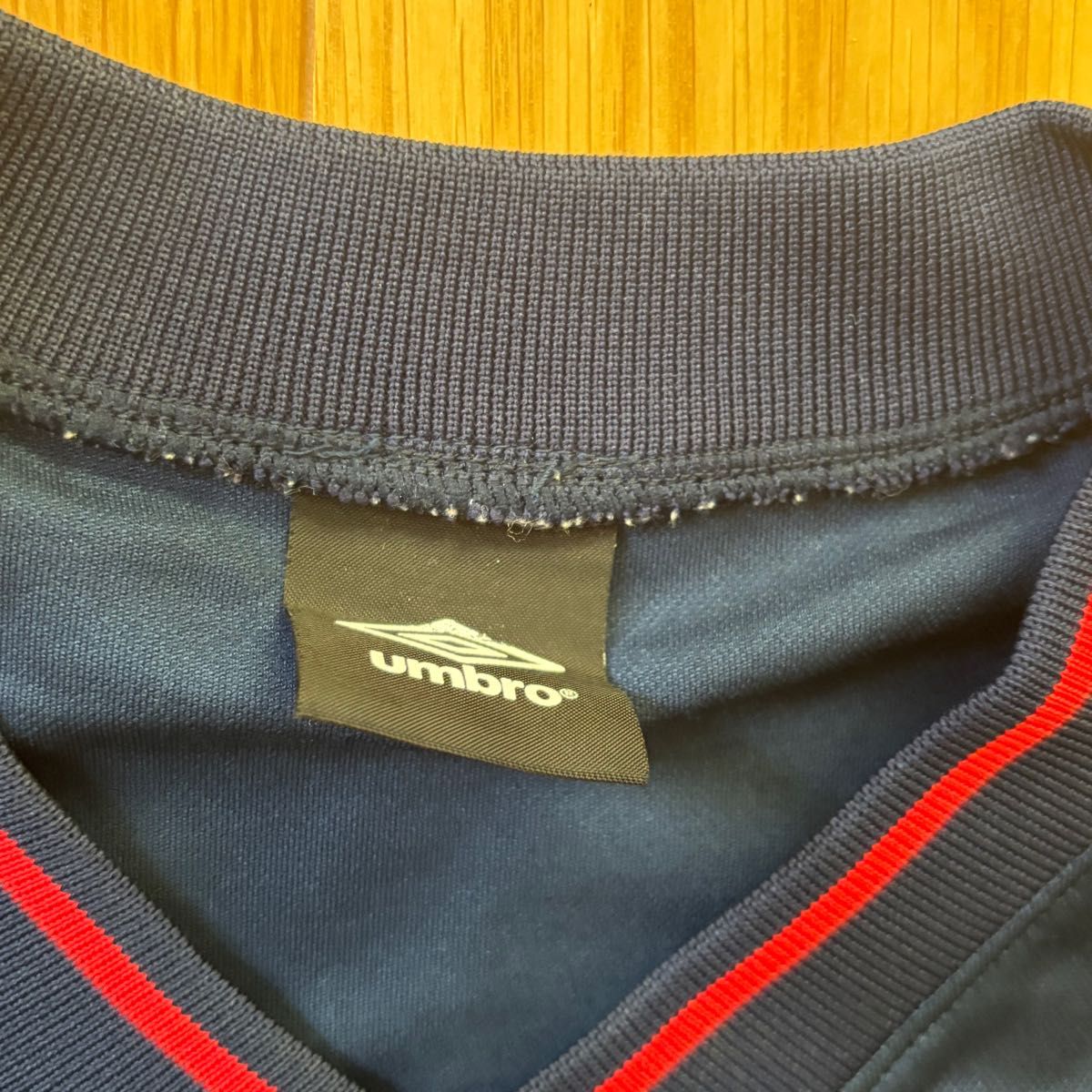 UMBRO T2トレインスポッティング ゲームシャツ ネイビー Lサイズ UMBRO T2トレインスポッティング ゲームシャツ ネイビー Lサイズ