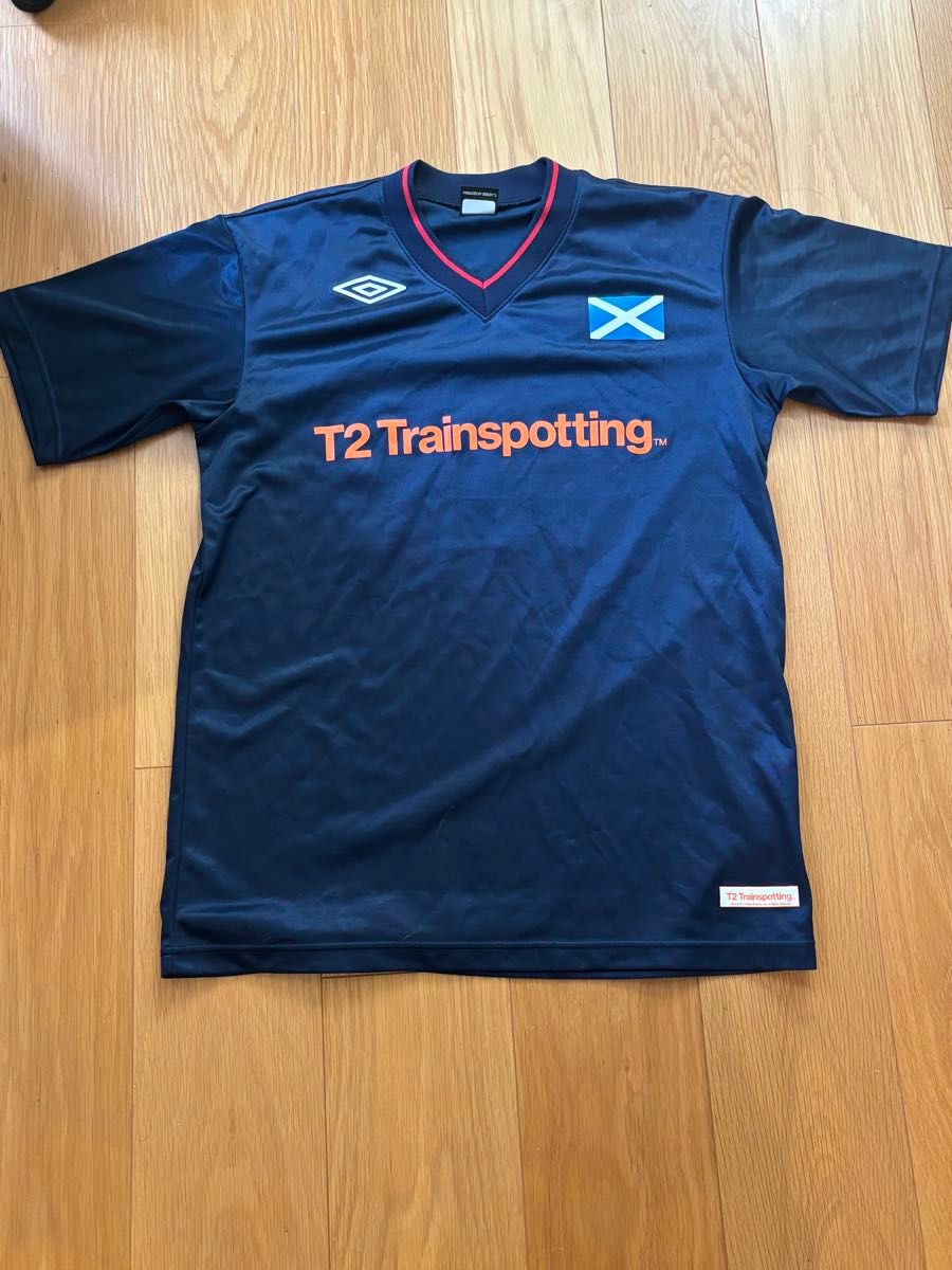 UMBRO T2トレインスポッティング ゲームシャツ ネイビー Lサイズ UMBRO T2トレインスポッティング ゲームシャツ ネイビー Lサイズ