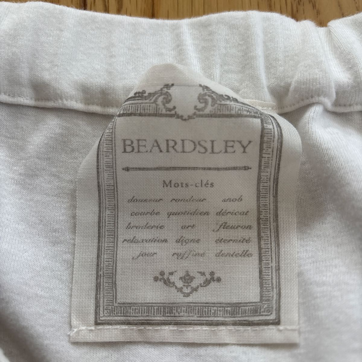 BEARDSLEY ビアズリー 裾カット刺繍パンツ ワイドパンツ 刺繍 BEARDSLEY ビアズリー 裾カット刺繍パンツ ワイドパンツ 刺繍