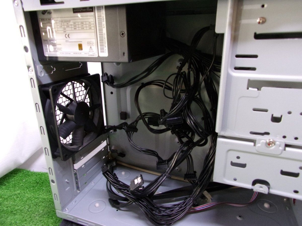 PCケース iiyama ILeDxs-MOB3-AR52G-VHCSB 電源ユニット付き 500W(R1269)