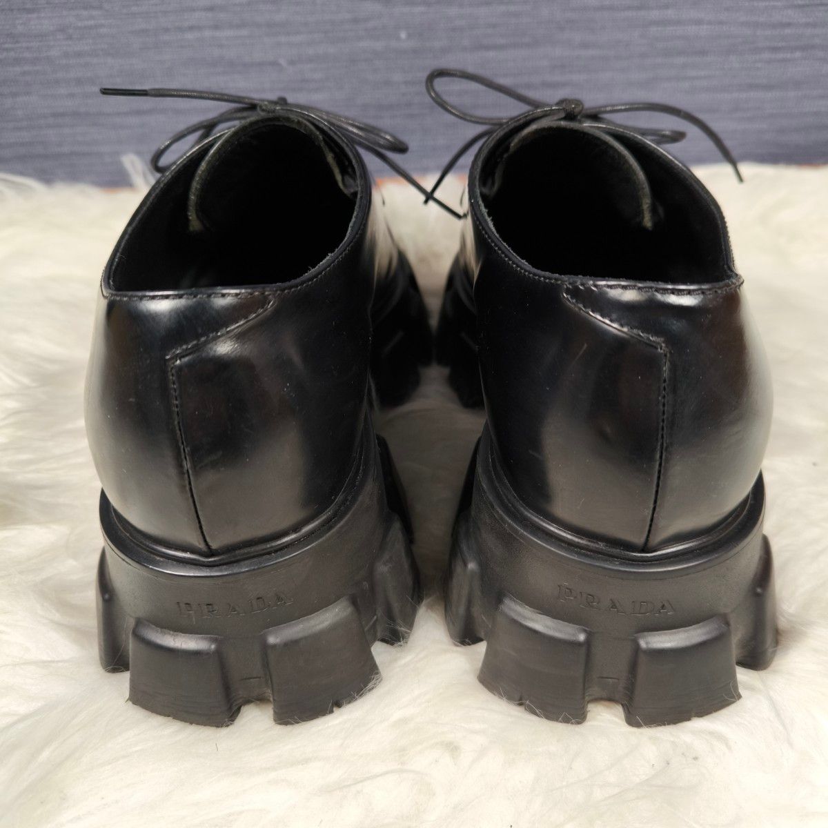 ローランド着用【プラダ】 モノリス ブラッシュドレザー ドレス ローランド着用【プラダ】 モノリス ブラッシュドレザー ドレス