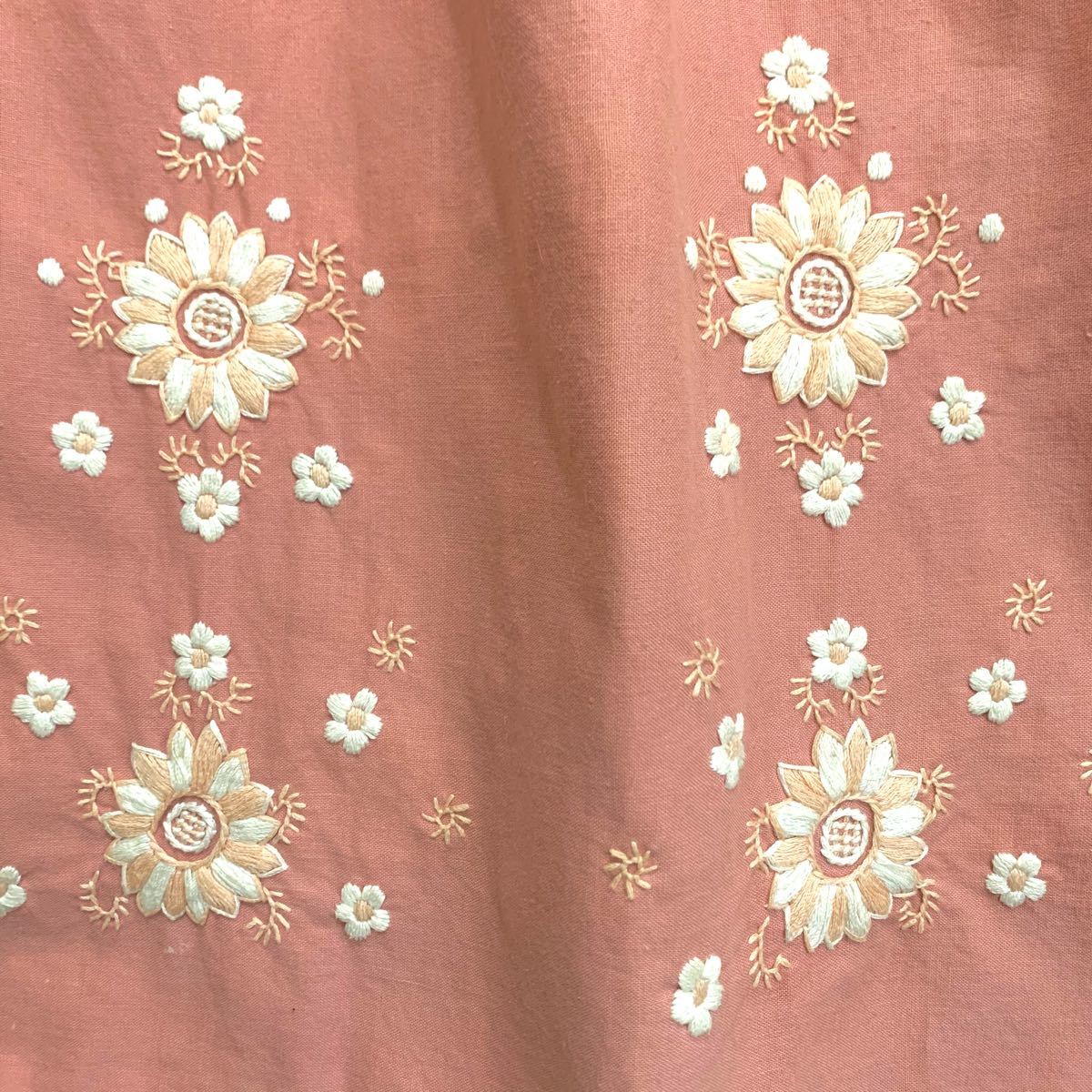 花刺繍スカート