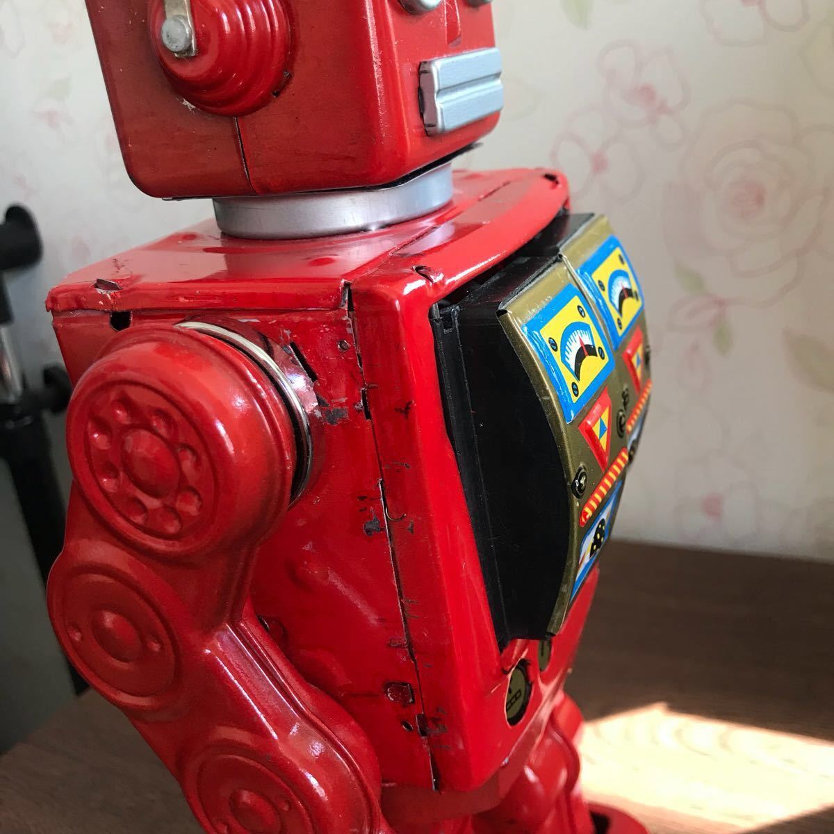 鮮やかな赤です!美品!破格!ブリキロボット 赤 新品未使用 ブリキ 電動ロボット 赤 ビンテージ 昭和レトロ|Yahoo!フリマ