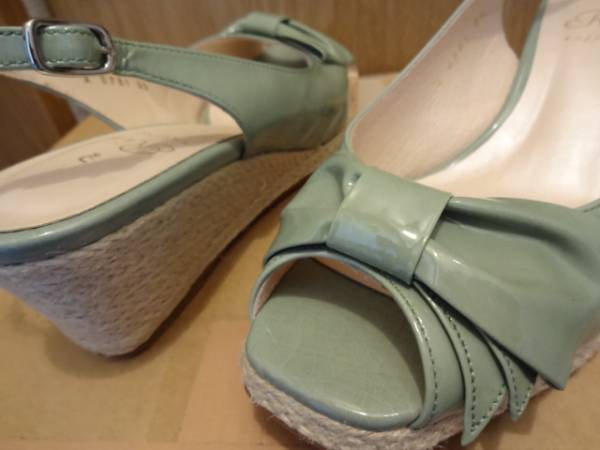 1000 jpy prompt decision! last exhibition *Riz raffineeliz Wedge sole sandals enamel 23. peppermint color 