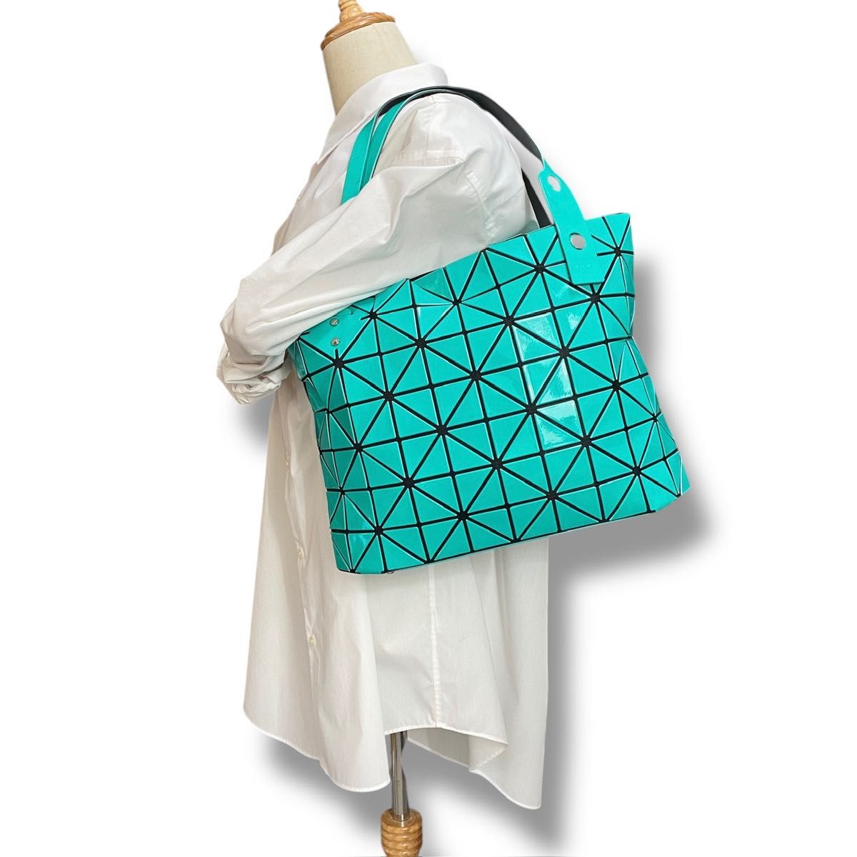 美品 BAOBAO バオバオ トートバッグ グリーン ISSEY MIYAKE 美品 BAOBAO バオバオ トートバッグ グリーン ISSEY MIYAKE
