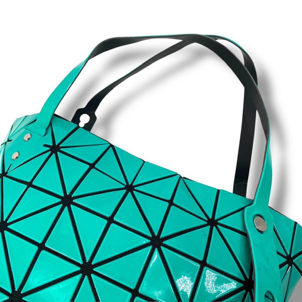 美品 BAOBAO バオバオ トートバッグ グリーン ISSEY MIYAKE 美品 BAOBAO バオバオ トートバッグ グリーン ISSEY MIYAKE