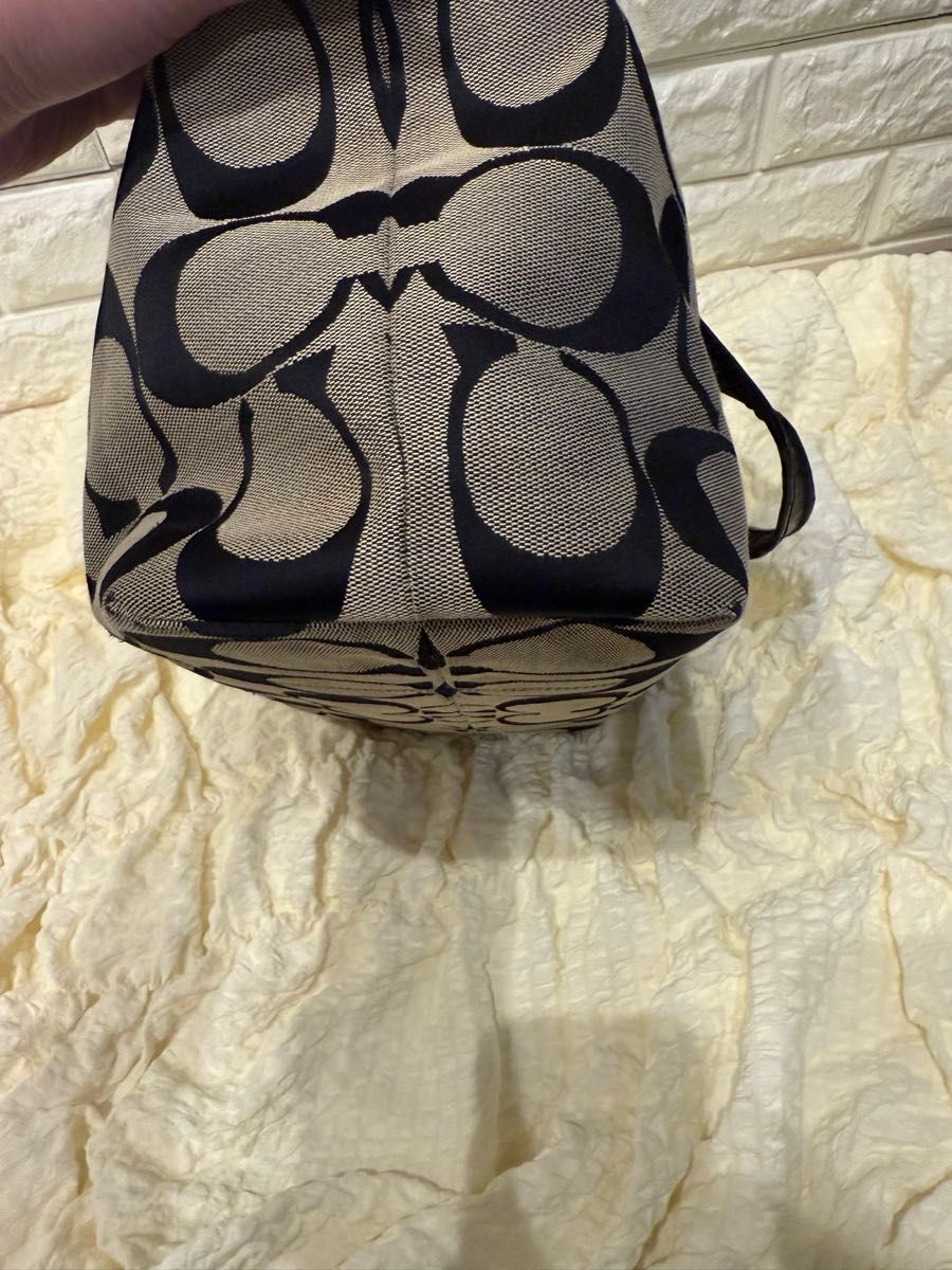 美品】COACH コーチ ハンドバッグ ブラック黒 シグネチャー総柄 美品】COACH コーチ ハンドバッグ ブラック黒 シグネチャー総柄
