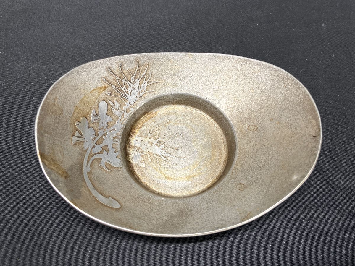 J978】年代物 錫茶托 乾茂號造 5客揃い 煎茶道具 錫製 茶器 古 J978】年代物 錫茶托 乾茂號造 5客揃い 煎茶道具 錫製 茶器 古