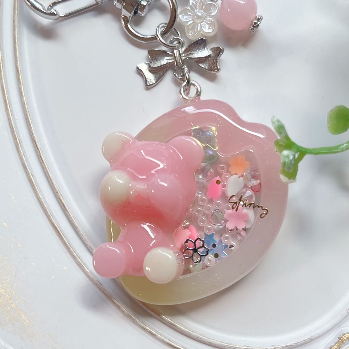 341 春カラーのシェイカーキーホルダー 桜 春花びら レジン 341 春カラーのシェイカーキーホルダー 桜 春花びら レジン