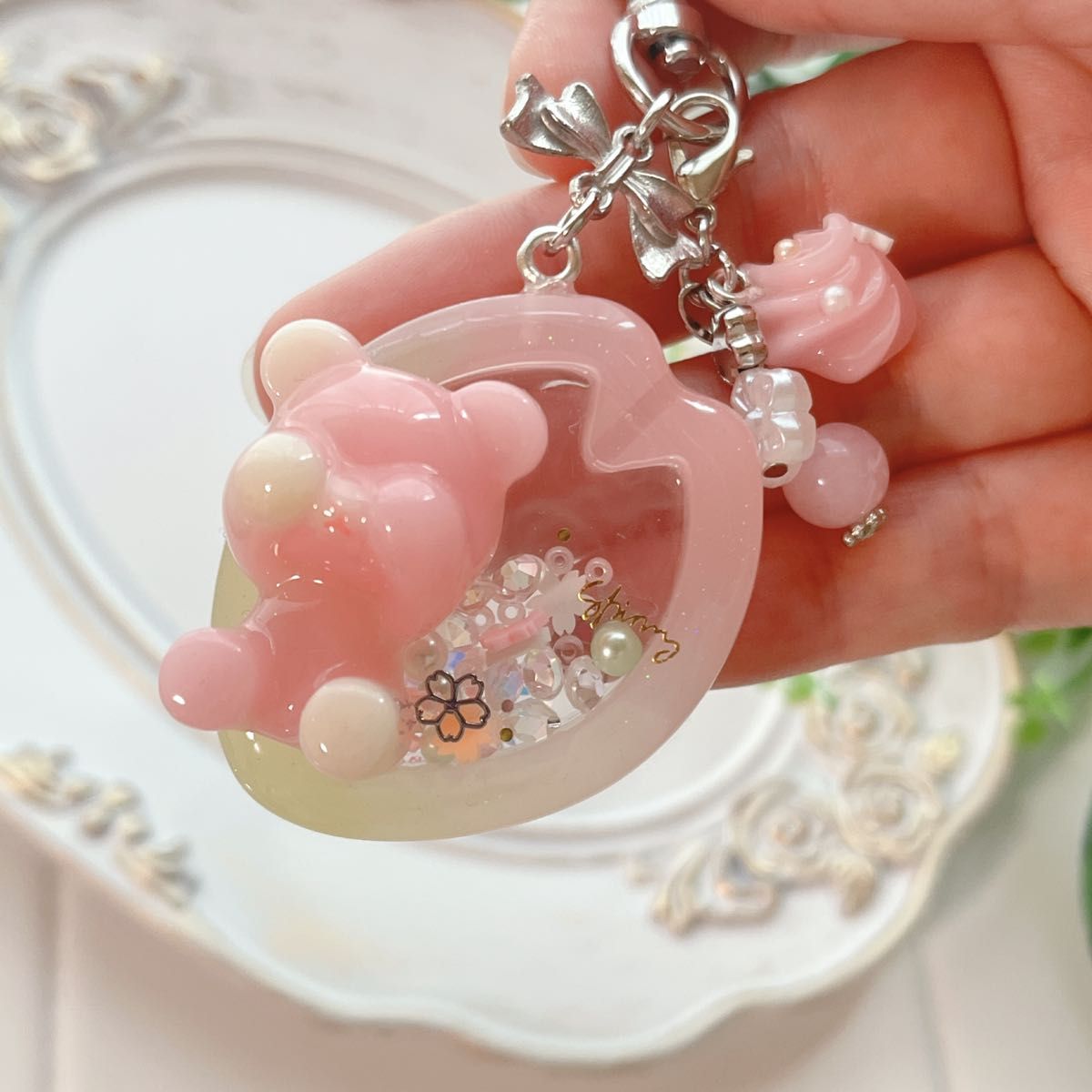 341 春カラーのシェイカーキーホルダー 桜 春花びら レジン 341 春カラーのシェイカーキーホルダー 桜 春花びら レジン