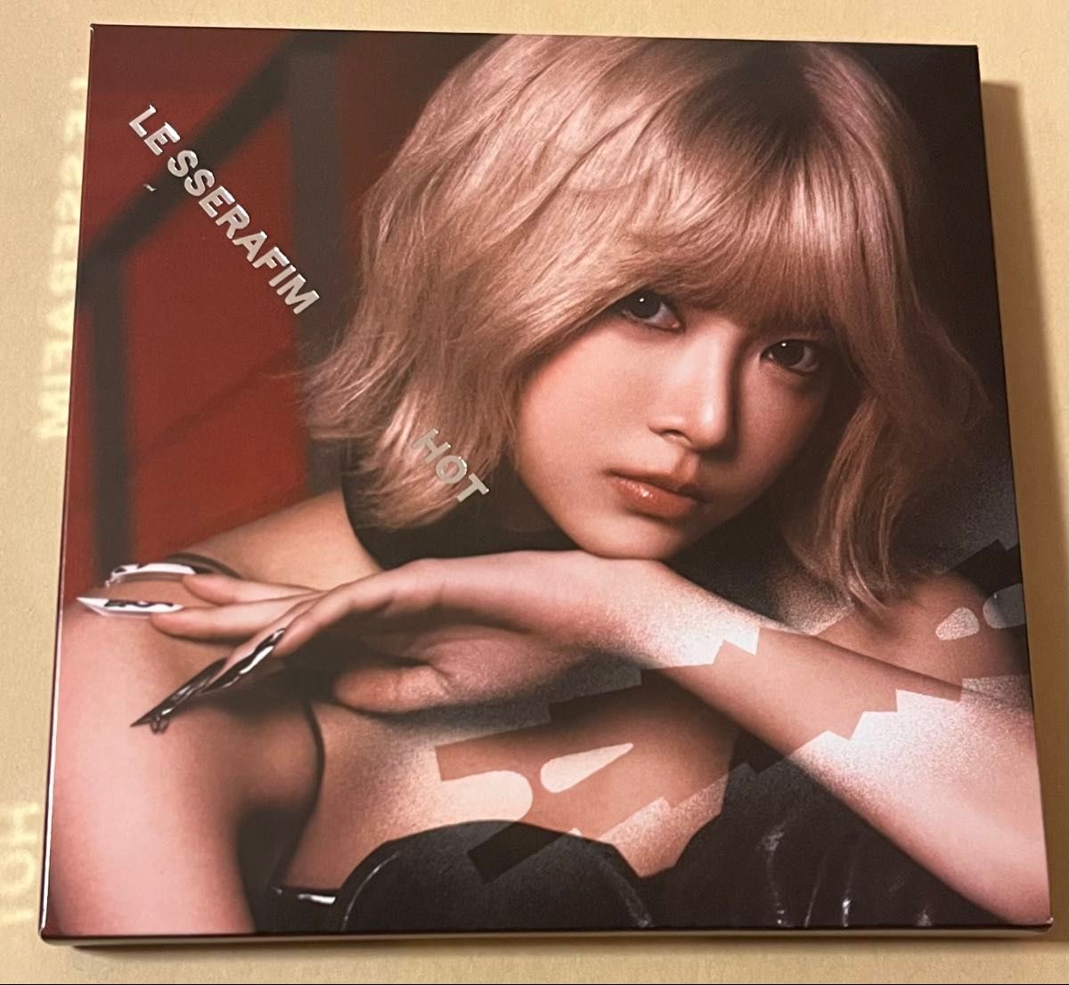 LE SSERAFIM ルセラフィム ルセラ HOT COMPACT盤 コンパクト LE SSERAFIM ルセラフィム ルセラ HOT COMPACT盤 コンパクト
