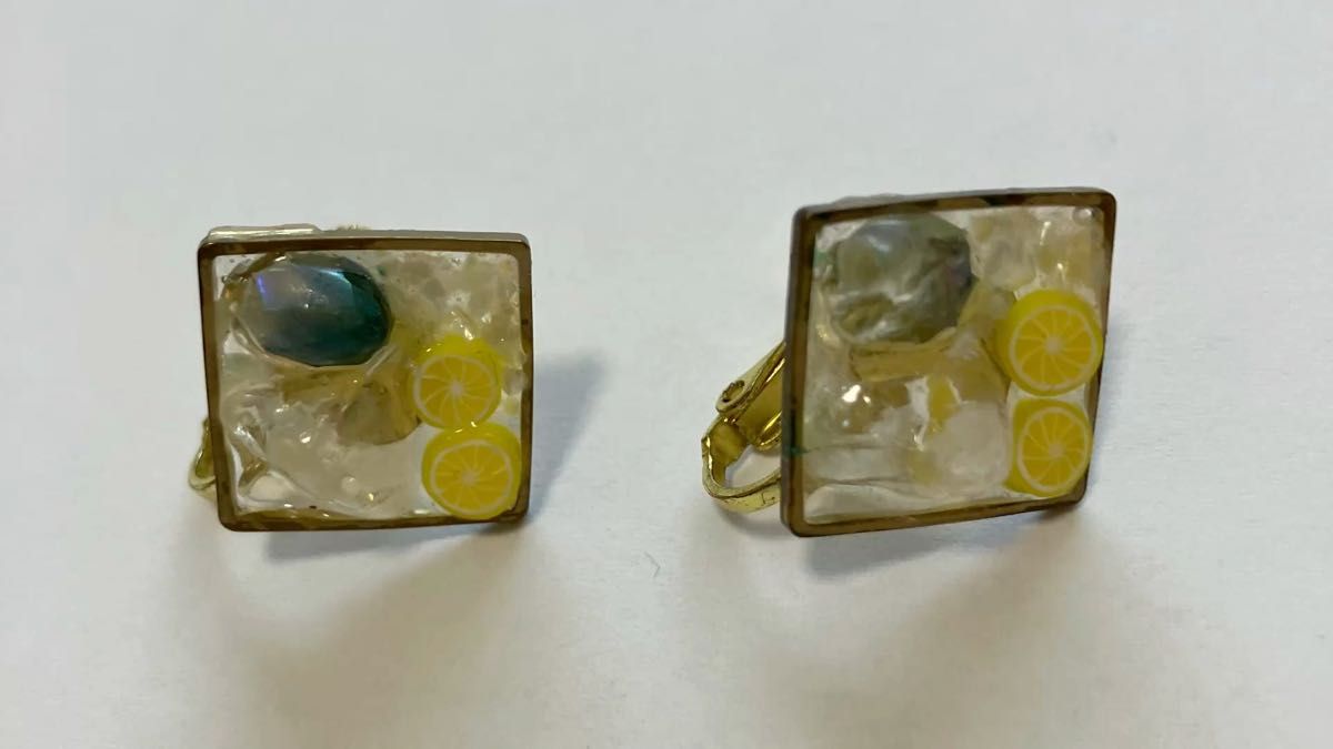 【SALE】レモン イヤリング 爽やか☆レジン ハンドメイド イエロー ブルー 水晶