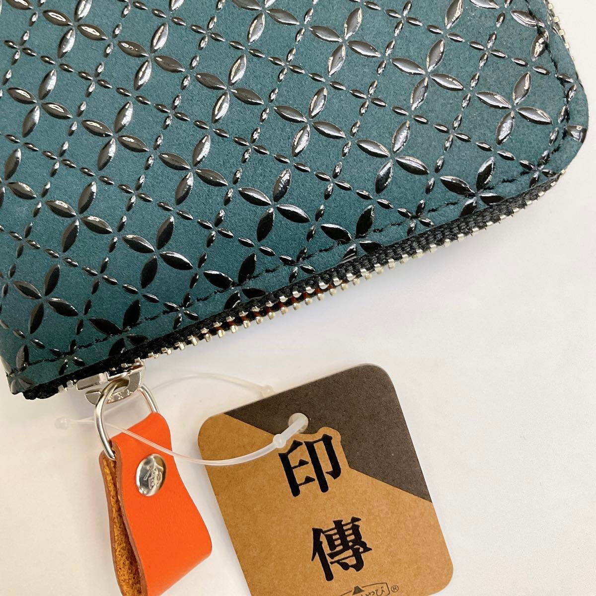 甲州印伝 小銭入れ 【HISOCA】緑×黒漆 鹿革 印傳屋 小物入れ 新品 甲州印伝 小銭入れ 【HISOCA】緑×黒漆 鹿革 印傳屋 小物入れ
