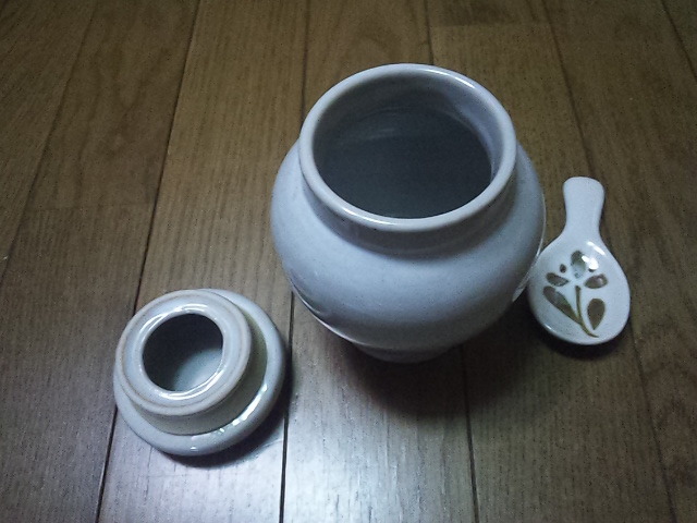 未使用品　陶器　茶筒　壷　小道具　昭和レトロ　13*9*9cmくらい_画像2