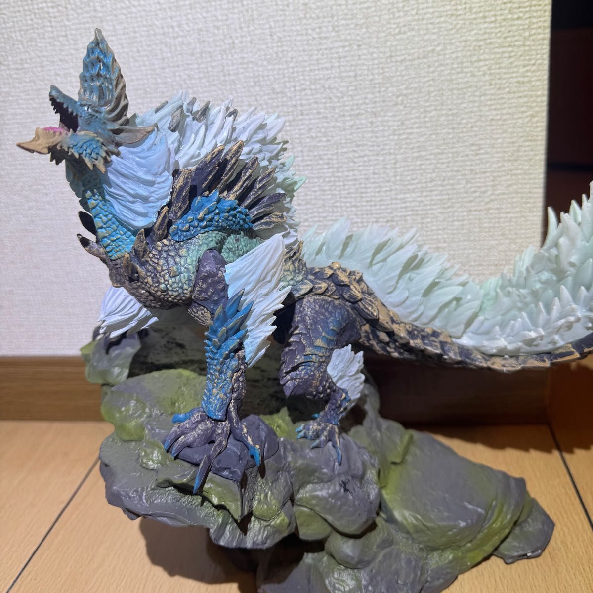 モンスターハンター ジンオウガ LEDフィギュア|Yahoo!フリマ モンスターハンター ジンオウガ LEDフィギュア|Yahoo!フリマ