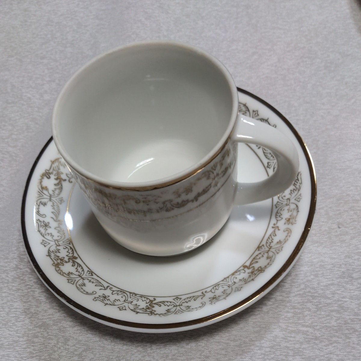 DAITO CHINA 大東陶器 カップ &ソーサー 5客セット ホワイトに DAITO CHINA 大東陶器 カップ &ソーサー 5客セット ホワイトに