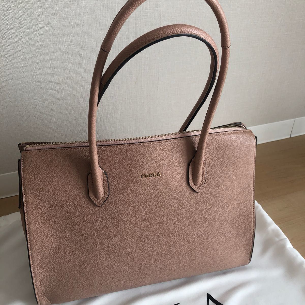 美品】定価7万円 大人気 FURLA フルラ バッグ トート ハンド 美品】定価7万円 大人気 FURLA フルラ バッグ トート ハンド