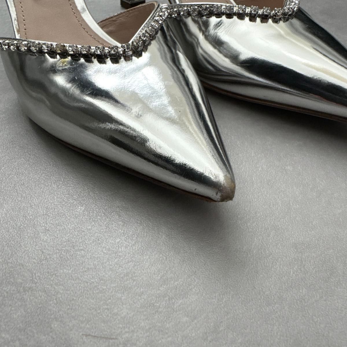 早い者勝ち 】希少 miumiu ビジュー シルバー パンプス サンダル 早い者勝ち 】希少 miumiu ビジュー シルバー パンプス サンダル