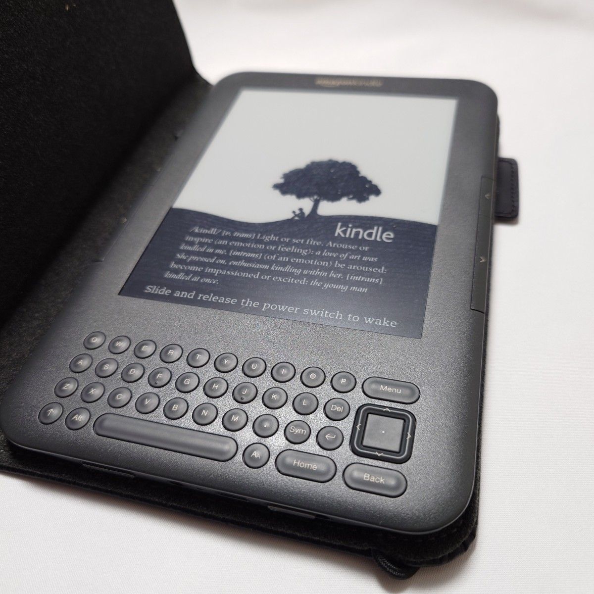Amazon Kindle 3 本体+カバー キーボード付き電子書籍リーダー Amazon Kindle 3 本体+カバー キーボード付き電子書籍リーダー
