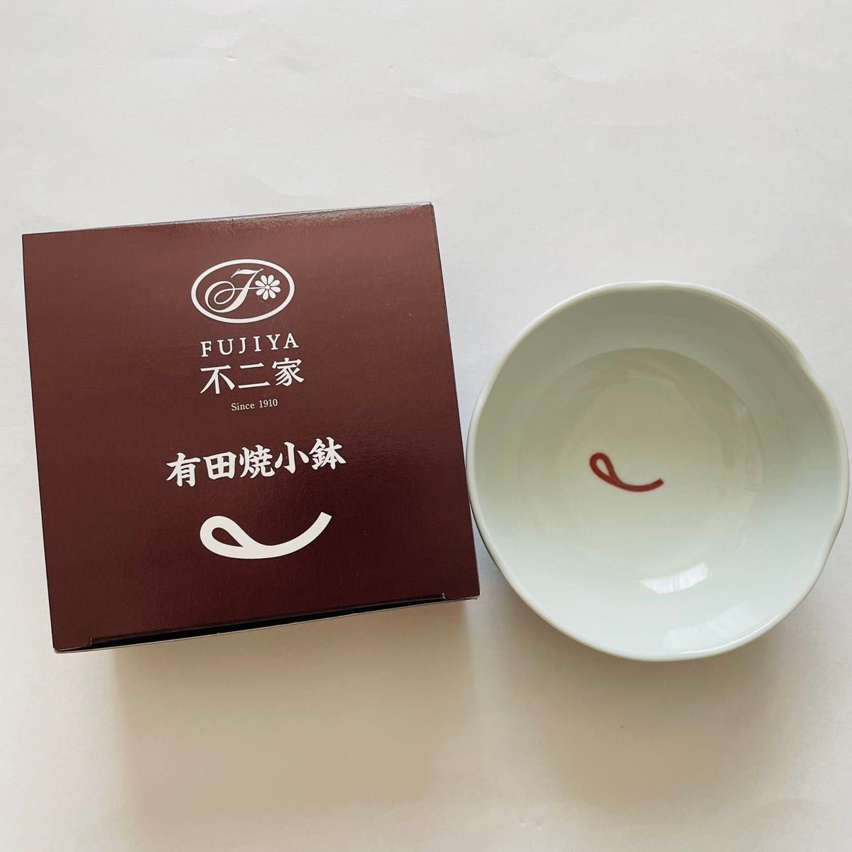 不二家 ペコちゃん 有田焼小鉢 皿 陶器 非売品ノベルティ 食器 不二家 ペコちゃん 有田焼小鉢 皿 陶器 非売品ノベルティ 食器