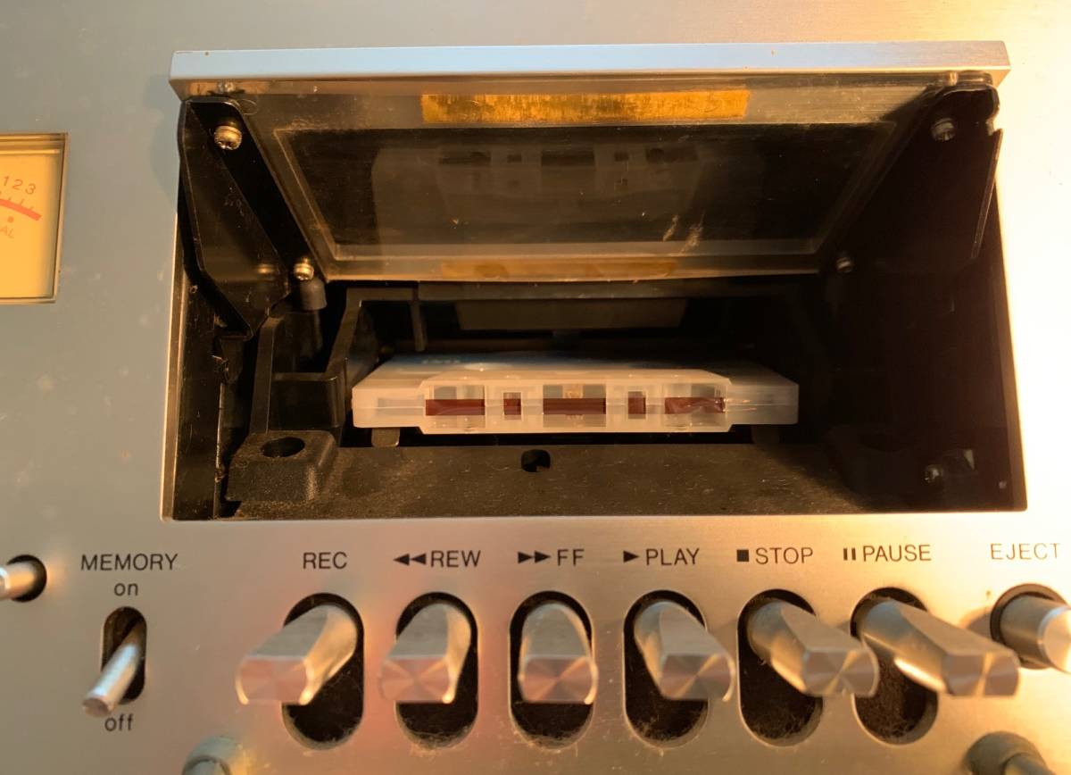 VICTOR KD-960 オール前面操作式を採用カセットデッキ 1975年 VICTOR KD-960 オール前面操作式を採用カセットデッキ 1975年