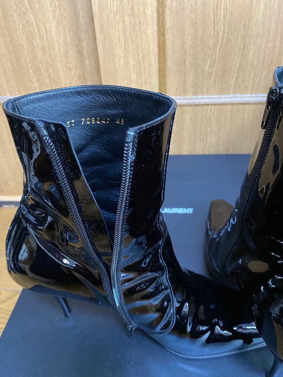 サンローラン SAINT LAURENT Ziggy ヒールブーツ パテントレザー サンローラン SAINT LAURENT Ziggy ヒールブーツ パテントレザー
