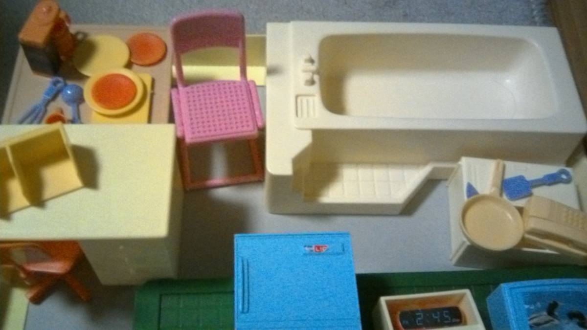 ヤフオク リカちゃん家具 ベッド お風呂 テーブル キッチ ヤフオク リカちゃん家具 ベッド お風呂 テーブル キッチ