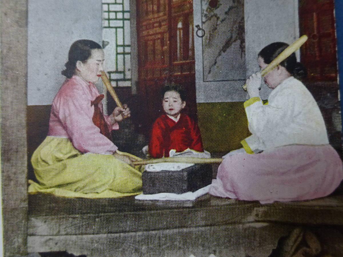 （６）戦前絵葉書　朝鮮の民俗、他１枚　計２点　送料は、３７０円（レターパックライト）です。_画像1