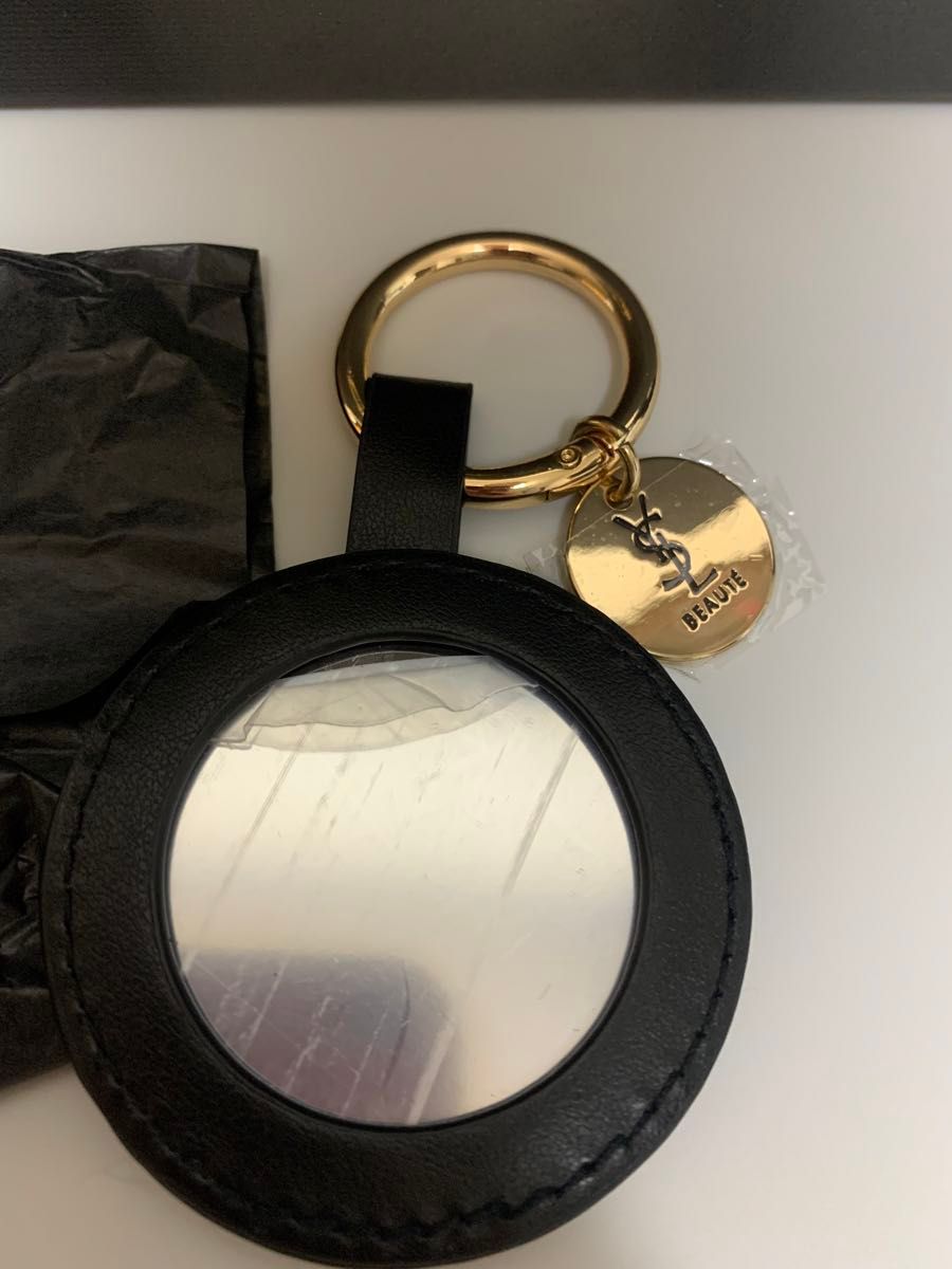 新品 イヴサンローラン YSL ノベルティ キーリング手鏡/化粧 新品 イヴサンローラン YSL ノベルティ キーリング手鏡/化粧