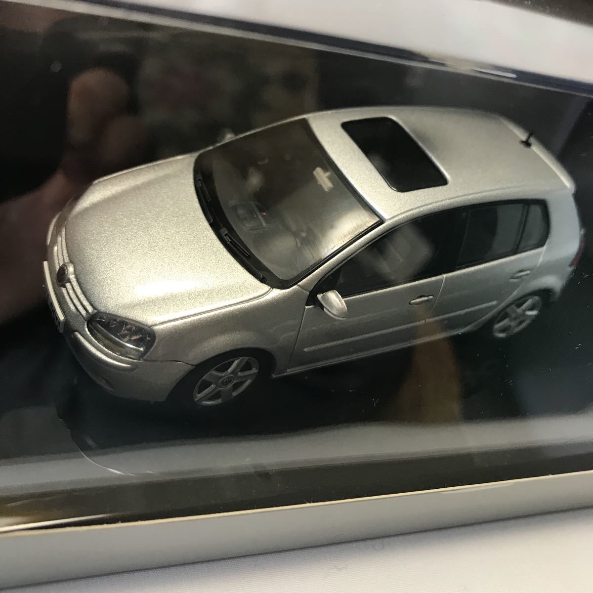 フォルクスワーゲン ディーラー特注 AUTOart 1/43 Volkswagen golf Ⅴ