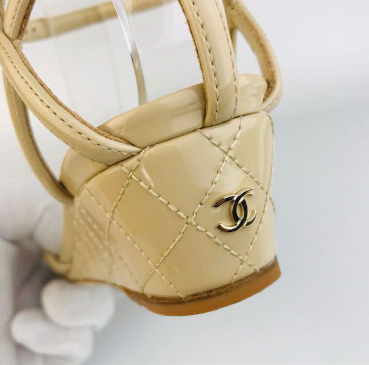 新品同様 CHANEL・パテントレザー マトラッセ ココマーク 新品同様 CHANEL・パテントレザー マトラッセ ココマーク