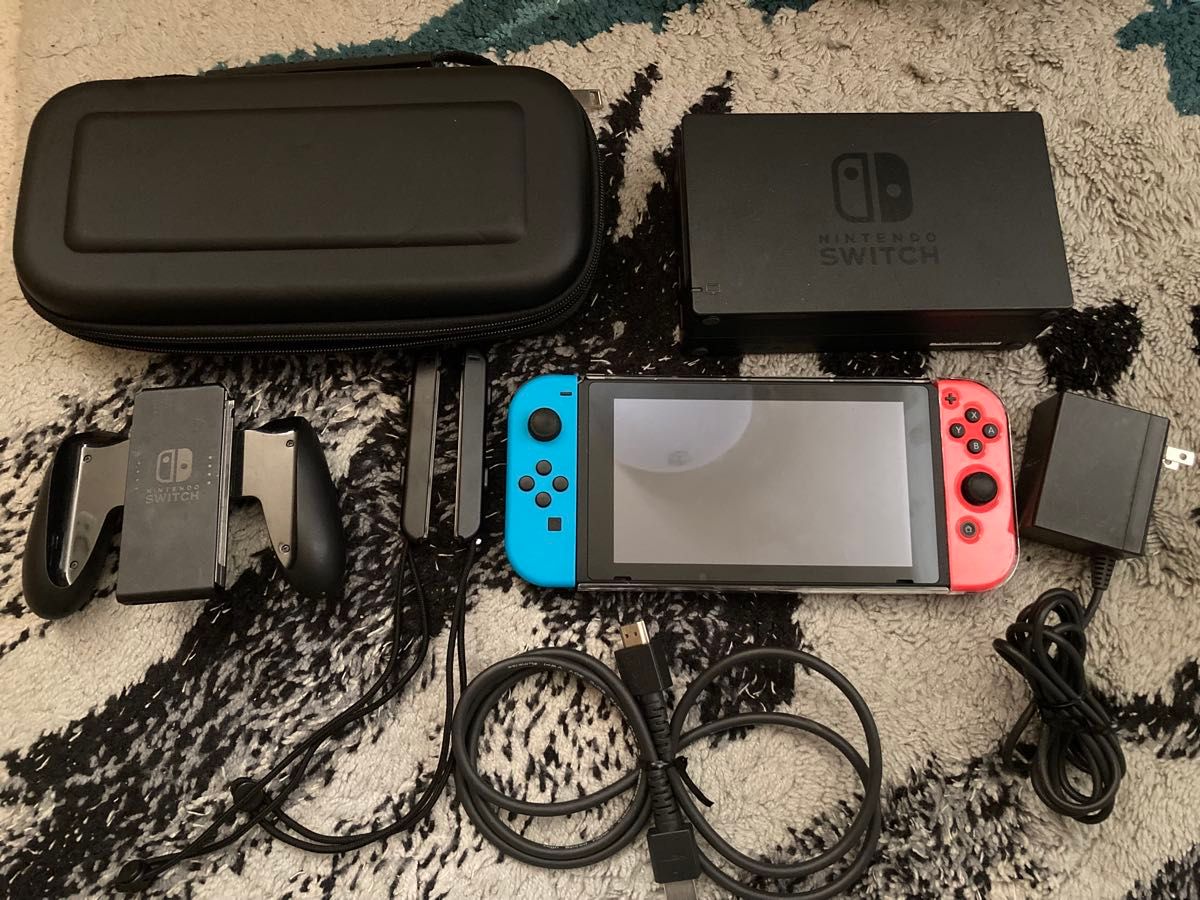 ニンテンドーSwitch 本体 ケース付き ニンテンドーSwitch 本体 ケース付き 本体